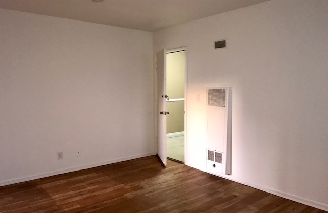 Studio, 1 bath, 350 sqft, $1,595, Unit 08