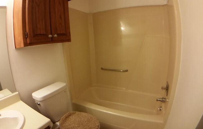 2 beds, 2 baths, $996