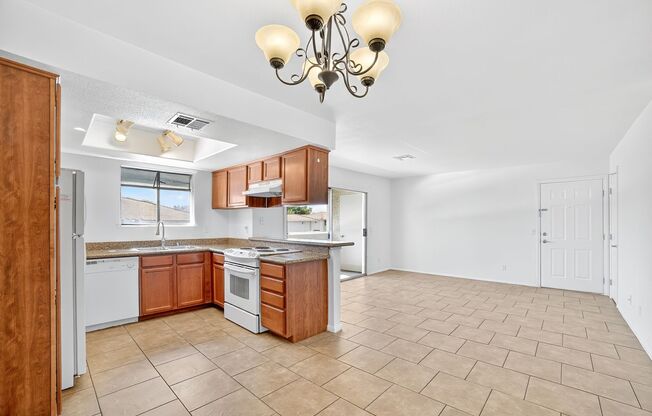 READY TO MOVE-IN UPPER LEVEL 2-BEDROOM CONDO!