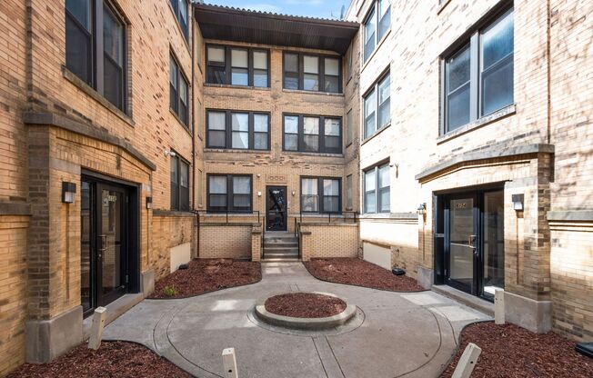 6152-58 S. Martin Luther King Dr.