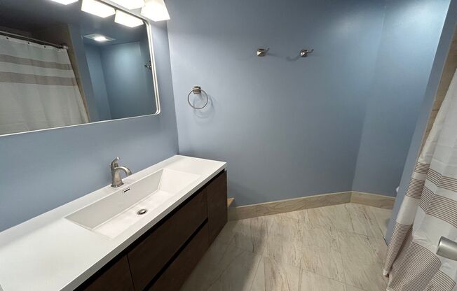 2 beds, 1 bath, 736 sqft, $2,485, Unit 18