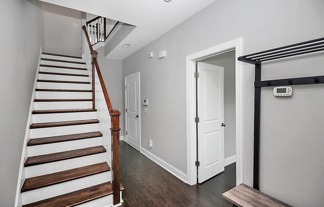 2609 STATESVILLE AVE