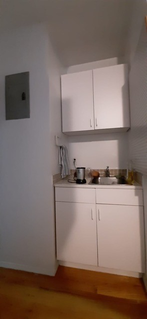 1 bed, 1 bath, $3,250, Unit 15