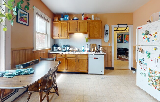 3 HOLMEN ST