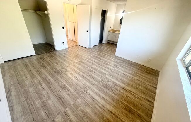 3 beds, 2.5 baths, 1,277 sqft, $2,800, Unit 5