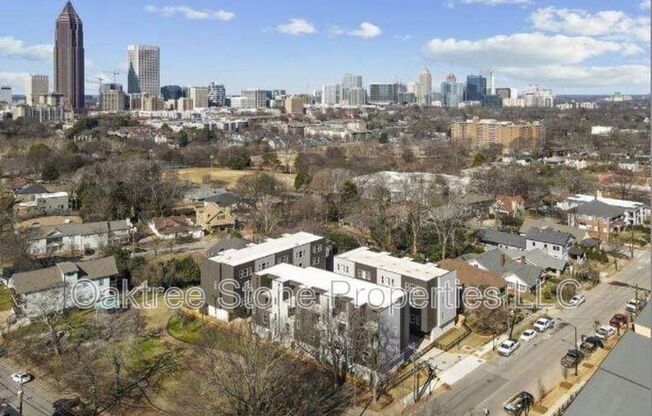 456 PKWY DR NE
