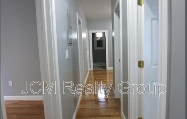13 HENDRY ST