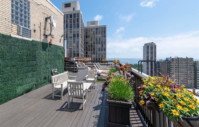 The Patricians Apartments Lincoln Park Chicago Roof Deck
