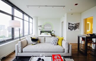 335 W CHESTNUT