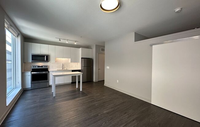 1 bed, 1 bath, 579 sqft, $1,525, Unit 204