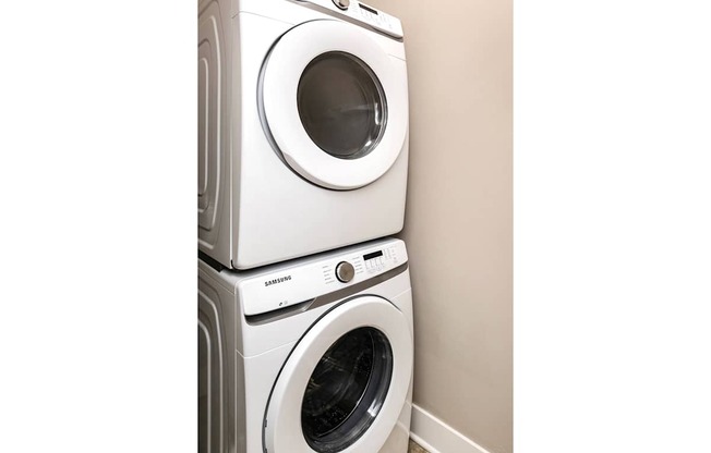 In-Unit Washer & Dryer at Tamarin Ridge in Lincoln, NE