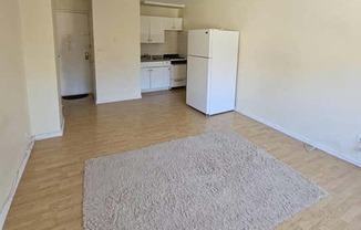 1 bed, 1 bath, $2,000, Unit 4C