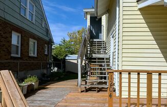 Charming and Convenient 2-Bedroom Upstairs Duplex in Tacoma - $1,845/month