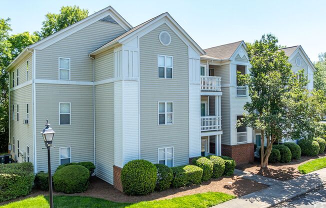 3 beds, 2 baths, 1,070 sqft, $1,550, Unit 2348F