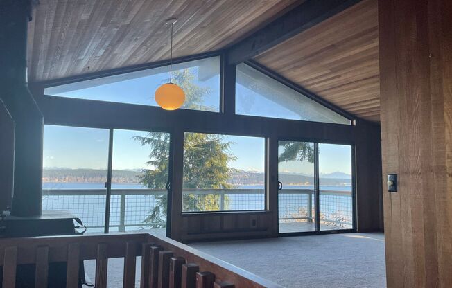 Comfortable View Home in Greenbank!