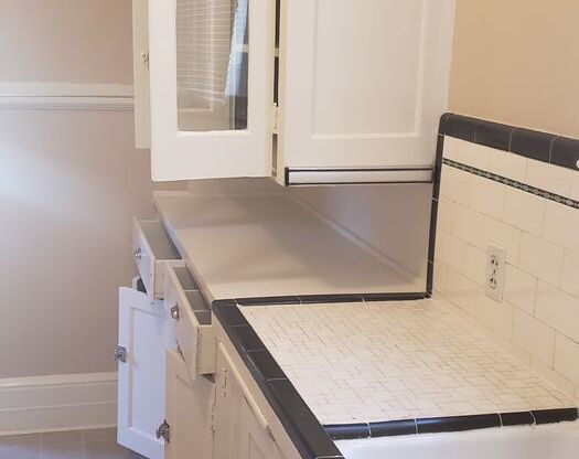 2 beds, 1 bath, 1,230 sqft, $1,600, Unit 408