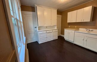 2 beds, 1 bath, $700