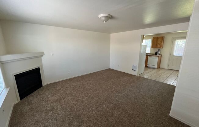 Conveniently Located 2 Bed/1.5 Bath Townhome in SW Redmond