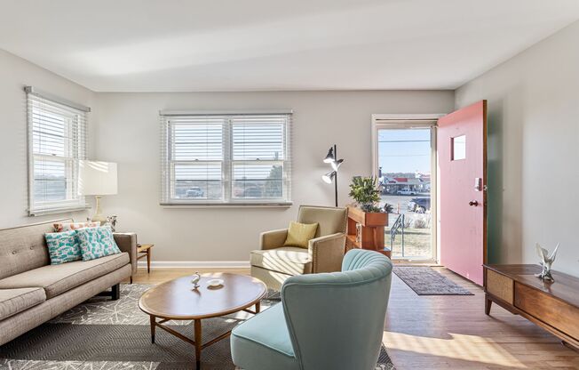 Beautiful Home In Underwood Park Neighborhood