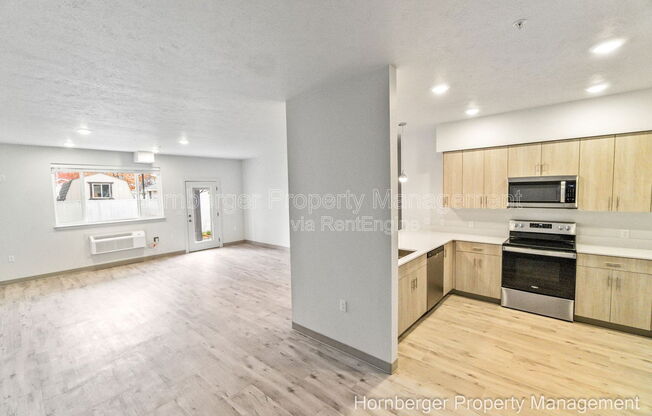 1 bed, 1 bath, 1,003 sqft, $1,450, Unit A206