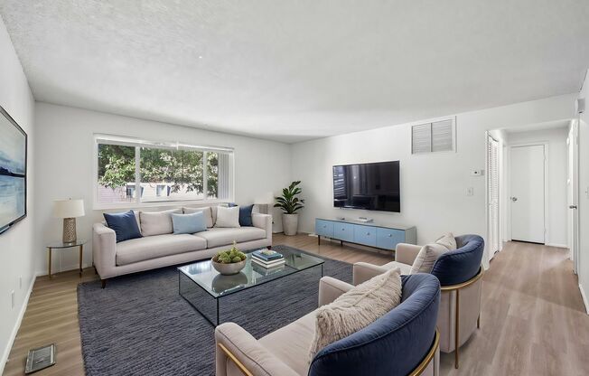 3 beds, 1.5 baths, 950 sqft, $1,385, Unit 104