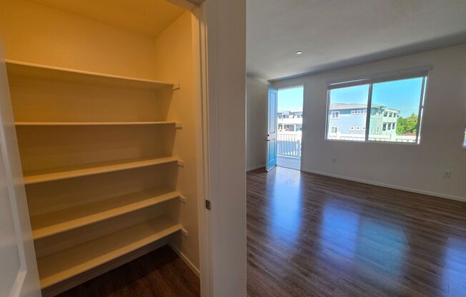 2 beds, 2 baths, 900 sqft, $2,795, Unit 148-204