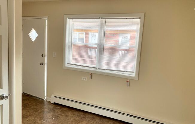 2 beds, 1 bath, $1,525, Unit 440-12