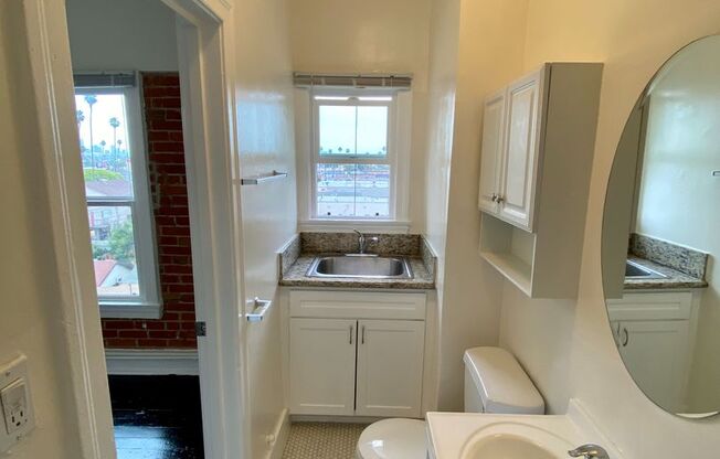 Studio, 1 bath, 275 sqft, $1,295, Unit 405