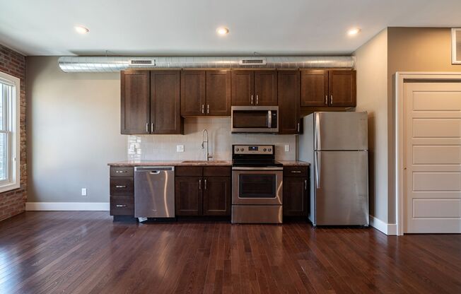 1 bed, 1 bath, $1,500, Unit 205 E. 1st Apt. 202