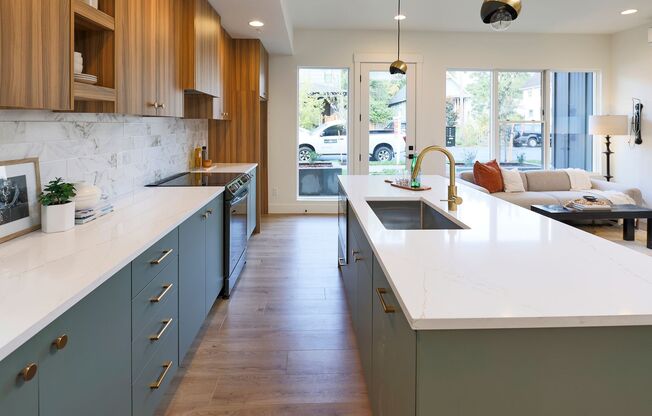 303 - 140 Sacramento Townhomes