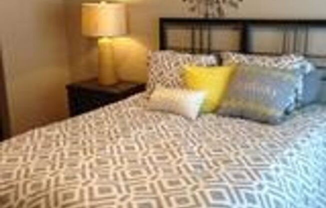 3 beds, 2 baths, 1,330 sqft, $1,865, Unit 1201