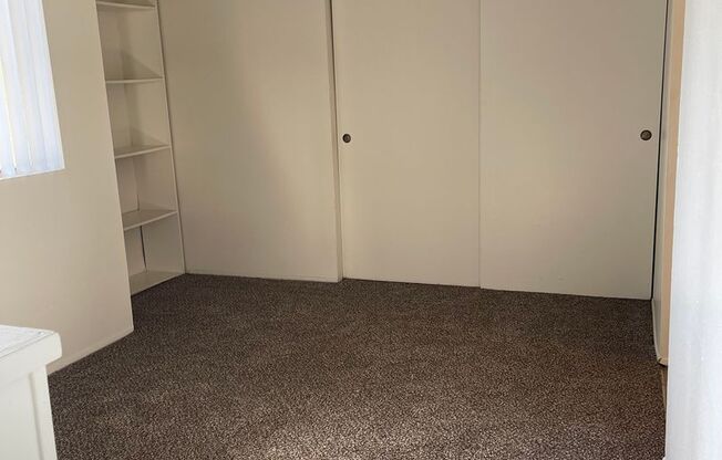 Studio, 1 bath, $950, Unit 15