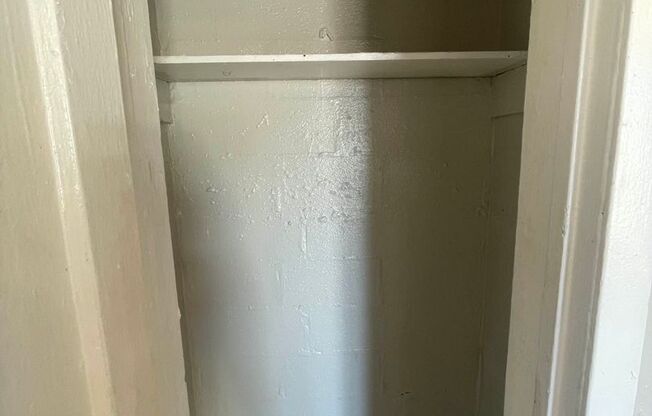 Studio, 1 bath, $699, Unit 5