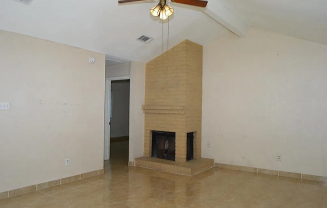 Welcome to this charming 2-bedroom, 1-bathroom home conveniently located near Hwy 290 and Hwy 6!