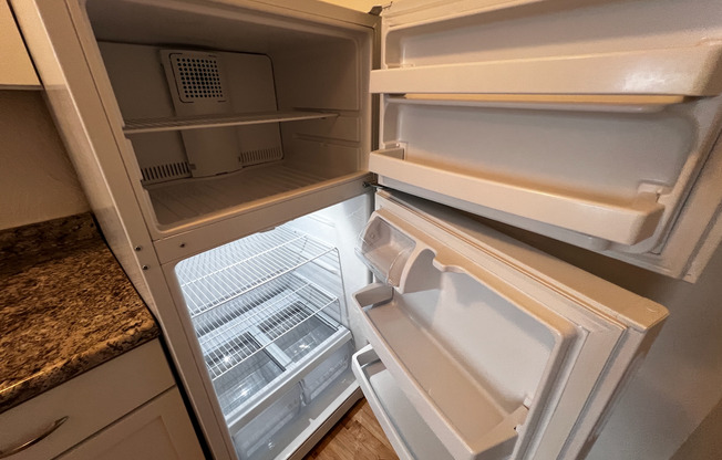 Studio, 1 bath, 400 sqft, $885, Unit 511