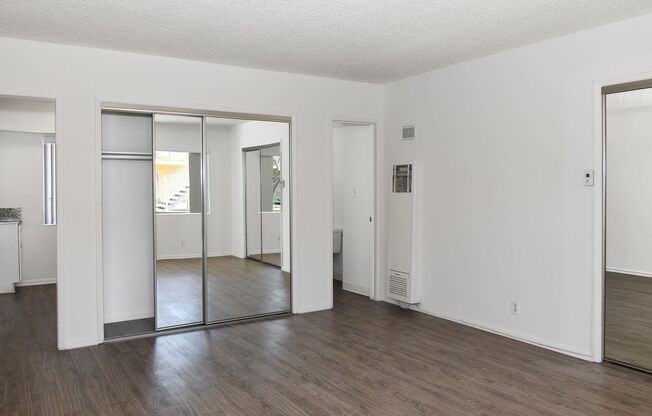 Studio, 1 bath, 344 sqft, $1,595, Unit 15