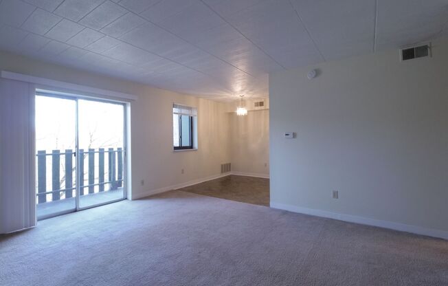 2 beds, 1 bath, 800 sqft, $970, Unit B304