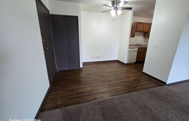 2 beds, 1 bath, $1,350, Unit 2