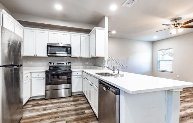 3 beds, 2.5 baths, 1,261 sqft, $1,397, Unit 24