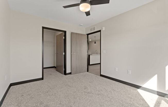 2 beds, 1 bath, 908 sqft, $1,325, Unit #301