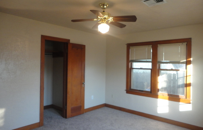 3 beds, 2 baths, $750