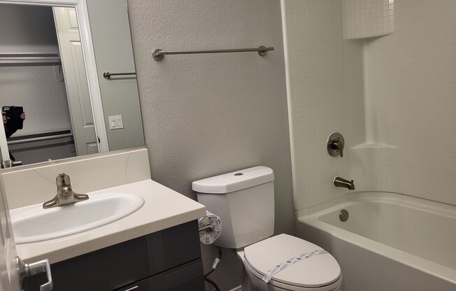 1 bed, 1 bath, 550 sqft, $2,350, Unit 1381Q