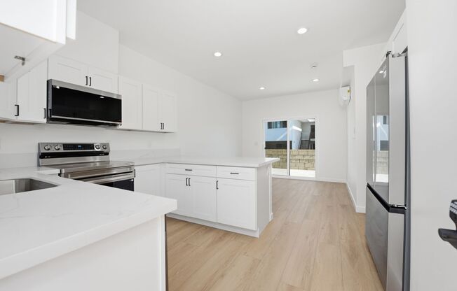 4 beds, 2 baths, $4,500