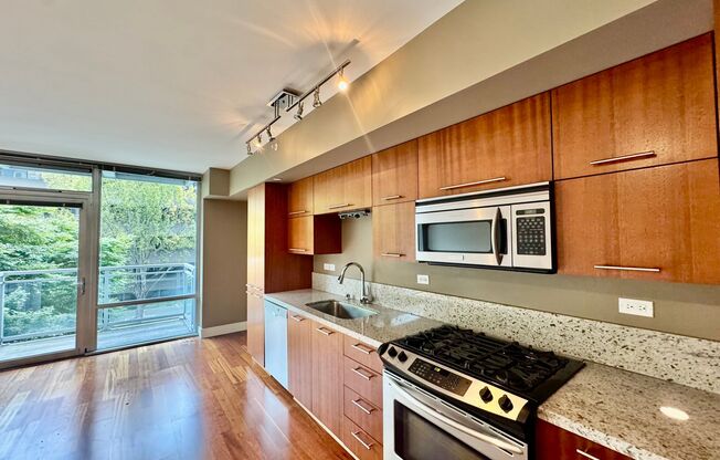 1 bed, 1 bath, $1,995