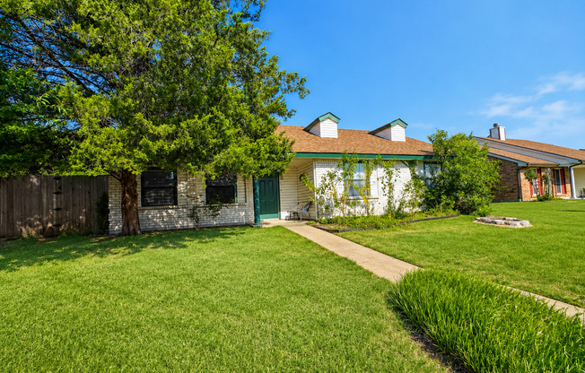 Spacious ranch-style home located on a corner lot in Plano