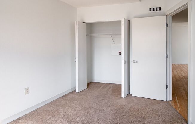 2 beds, 1 bath, 946 sqft, $1,995, Unit 0806