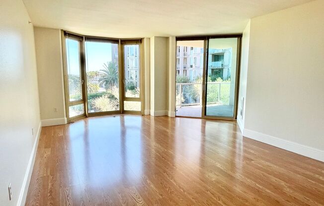 2BR/2BA Remodeled Condo in the Towers! NEW Appliances! Parking! Pool! PROGRESSIVE