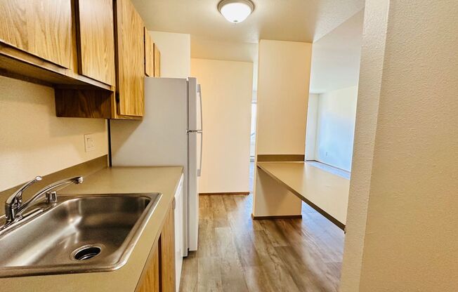 3 beds, 1 bath, 850 sqft, $2,175, Unit 201