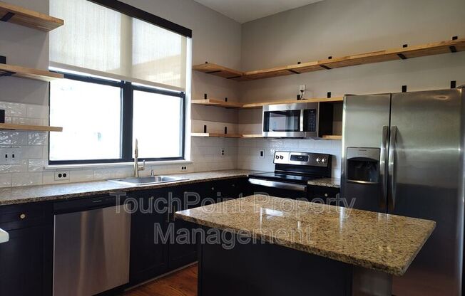 926 E 8 ST