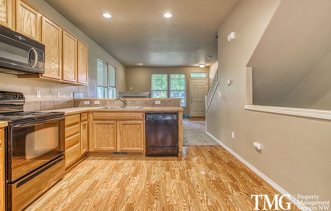 Modern Adorable 2 Bedroom Home in Hillsboro!